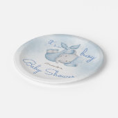 Es ist ein Elefantenjunge, der blau duscht Pappteller (Schrägansicht)