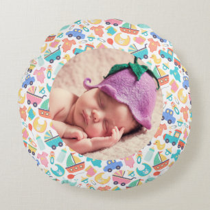 Es ist ein farbenfrohes Baby-Duschlicht Personalis Rundes Kissen