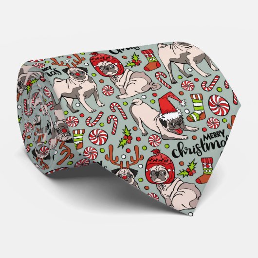 Es ist ein fröhliches Mops-Weihnachtsmuster Krawatte (Gerollt)