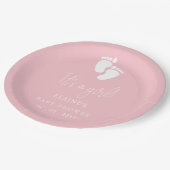 Es ist ein Girl Baby Footprint Niedlich Pink Baby  Pappteller (Schrägansicht)