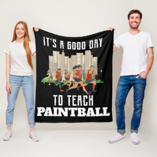 Es ist ein guter Tag, um Paintball zu unterrichten Fleecedecke