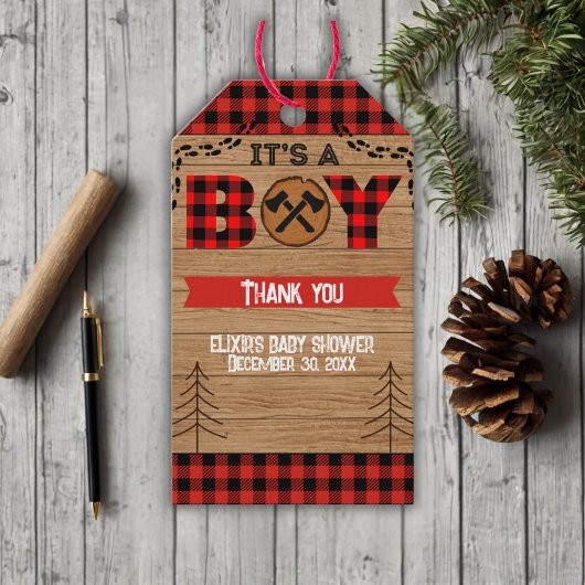 Es ist ein Junge Rustic Wood Kariert Baby Dusche Geschenkanhänger