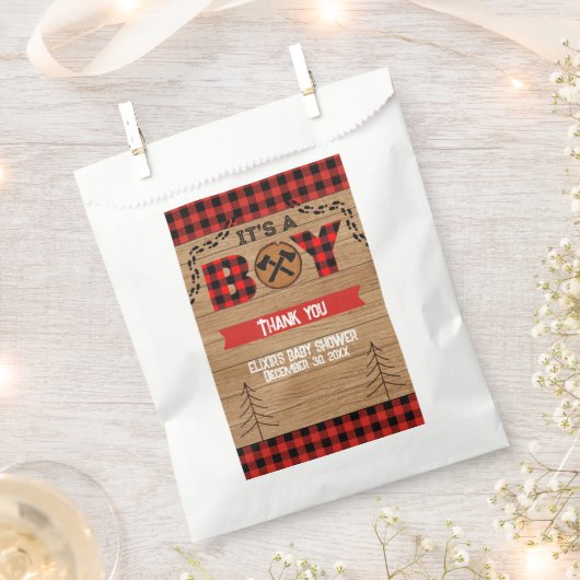 Es ist ein Junge Rustic Wood Kariert Baby Dusche Geschenktütchen (Ausgeschnitten)