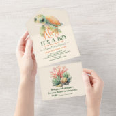 Es ist ein Junge unter der Meerwasserdusche All In One Einladung (Abreißen)