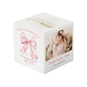 Es ist ein Mädchen-Geschenkfoto Würfel