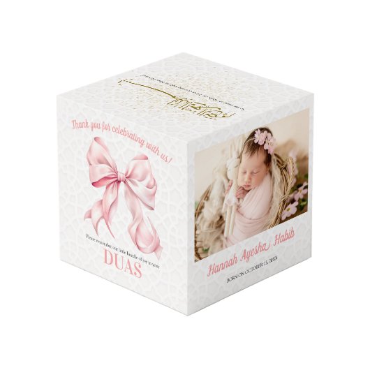 Es ist ein Mädchen-Geschenkfoto Würfel (Rückseite Schrägansicht)