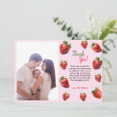 Es ist ein Mädchen Strawberry Babydusche Dankeskarte (Stehend Vorderseite)