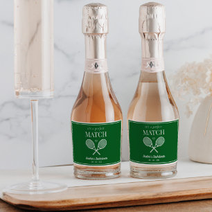 Es ist ein perfektes Match Tennis Junggesellinnena Schaumweinetikett