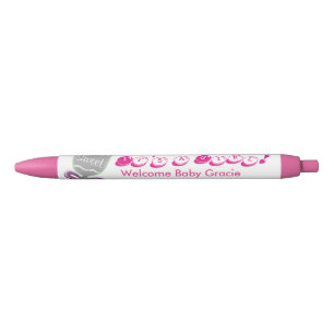 Es ist eine Ankündigung von Girl Baby Rattle Pink Kugelschreiber