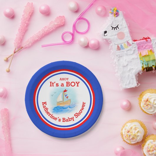 Es ist eine Babysegel Babydusche, die auf eine ind Pappteller (Party)