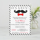 Es ist eine Boy Mustache und Red Bowtie Baby Dusch Einladung (Stehend Vorderseite)