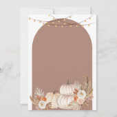 Es ist eine Boy Pumpkin Boho Pampas Floral Baby Du Einladung (Rückseite)