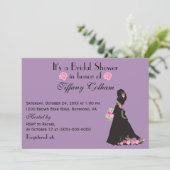 Es ist eine Brautparty-Braut-Silhouette Lila Einladung (Stehend Vorderseite)