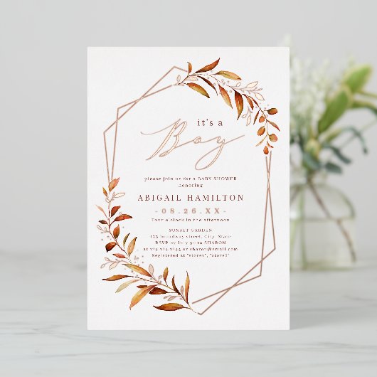 Es ist eine geometrische Babydusche von Boy Fall G Folieneinladung (Stehend vorne)