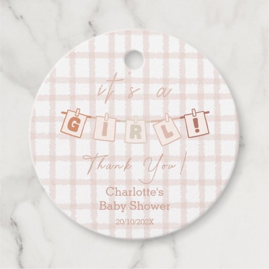 Es ist eine Girl Niedlich Brown Gingham Notedry Ba Geschenkanhänger (Vorderseite)