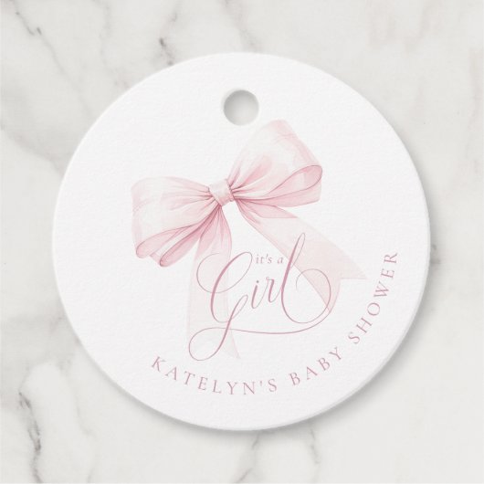 Es ist eine Girl Pink Bow Baby Dusche Geschenkanhänger (Vorderseite)