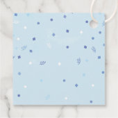 Es ist eine junge blaue Ballons Babydusche Geschenkanhänger (Rückseite)