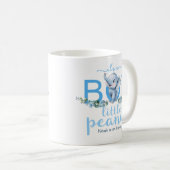 Es ist eine junge Elefant Baby Announcement Tasse (VorderseiteRechts)
