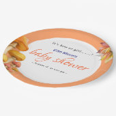 Es ist eine kleine, märchenhafte Babydusche Pappteller (Schrägansicht)