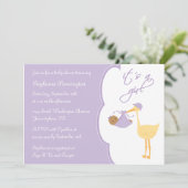 Es ist eine lila Baby-Dusche Einladung (Stehend Vorderseite)