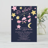 Es ist eine Mädchen-Mond-Stars-Kinderkrippe Einladung (Stehend Vorderseite)