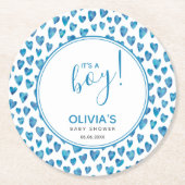 Es ist eine Niedliche Babydusche für Jungen Runder Pappuntersetzer (Vorderseite)