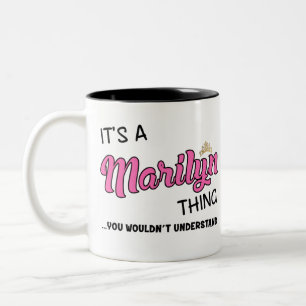 Es ist etwas Marilyn, was man nicht verstehen wür Zweifarbige Tasse