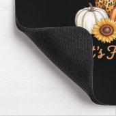 Es ist Fall Y’all Dog Leopard Pumpkin Fall Creativ Mousepad (Ecke)