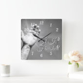 Es ist fertig mit der Graustufensperre Quadratische Wanduhr (Zuhause)