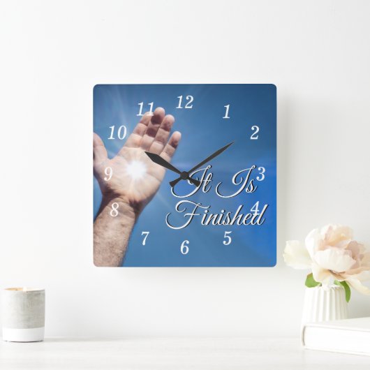 Es ist fertig mit der Wall-Uhr Quadratische Wanduhr (Zuhause)