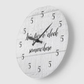 Es ist fünf Uhr irgendwo Shiplap rustikal (Winkel)