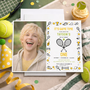 Es ist Game Time Tennis 1. Geburtstagsfoto – Lusti Einladung