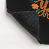 Es ist Herbst Y’all Essential Retro Classic Mousepad (Ecke)