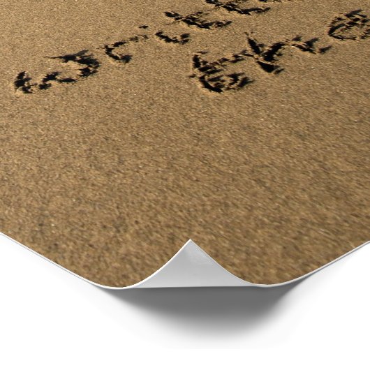 es ist im Sand auf einem Strand geschrieben Poster (Ecke)