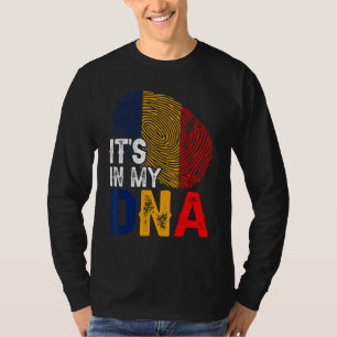 Es ist in meinem DNS Rumänien Flag Fingerprint Pat T-Shirt