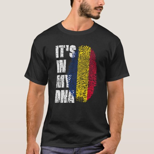Es ist in meinem DNS-Tschad-Flaggenchadian T-Shirt (Vorderseite)