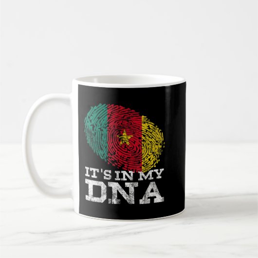 Es ist in meiner DNA kamerunische Geschenke afrika Kaffeetasse (Links)