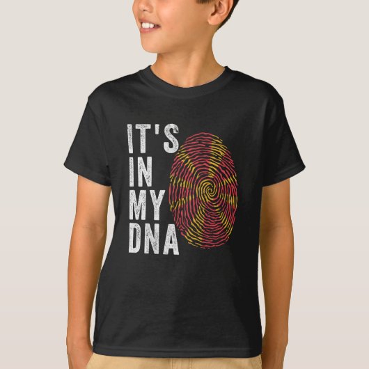Es ist in meiner DNA - Mazedonien-Flagge T-Shirt (Vorderseite)