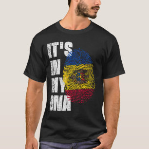 ES IST IN MEINER DNA-Moldaus-Flagge T-Shirt
