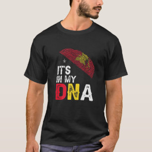 Es ist in meiner DNA Papua neue Guinea Flag Finger T-Shirt