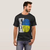 Es ist in meiner DNA Ukrainische Geschenke Vyshyva T-Shirt (Vorne ganz)