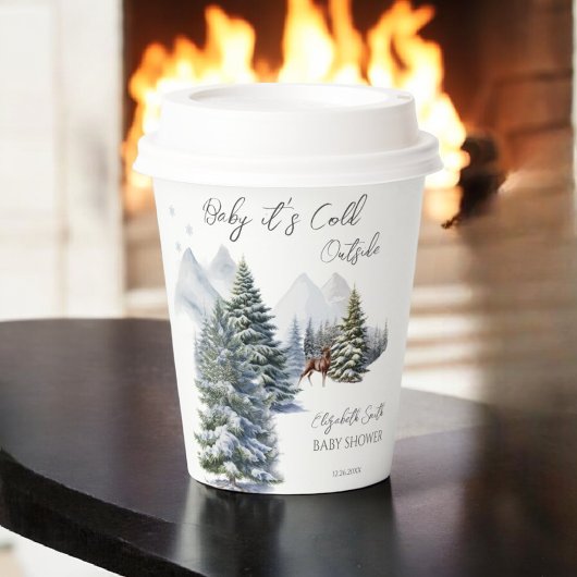 Es ist kalt außerhalb des verschneiten Wunderlande Pappbecher