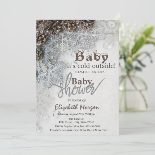 Es ist kalte Outside Pine Cones Snowflake Baby Dus Einladung (Stehend Vorderseite)