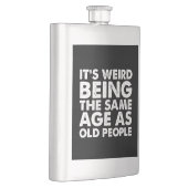 Es ist merkwürdig, das gleiche Alter wie alte Mens Flachmann (Rechts)