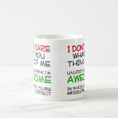 Es ist mir egal, ich bin Phantastischer Witzbold Kaffeetasse (Mittel)