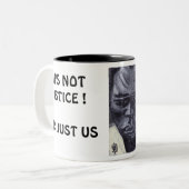 ES IST NICHT JUSTIZ, ES IST NUR US-Tasse Zweifarbige Tasse (Vorderseite Links)