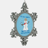 Es ist NOw Mystery Detective Snowman Blue Schneeflocken Zinn-Ornament (Links)