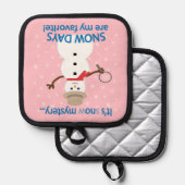 Es ist NOw Mystery Detective Snowman Pink Topflappen (Vorderseite/Rückseite)