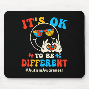 Es ist okay, anders zu sein Autismus Groovy Smiley Mousepad