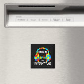 Es ist okay, anders zu sein, cooles Autismus-Bewus Magnet (In Situ (Geschirrspüler))